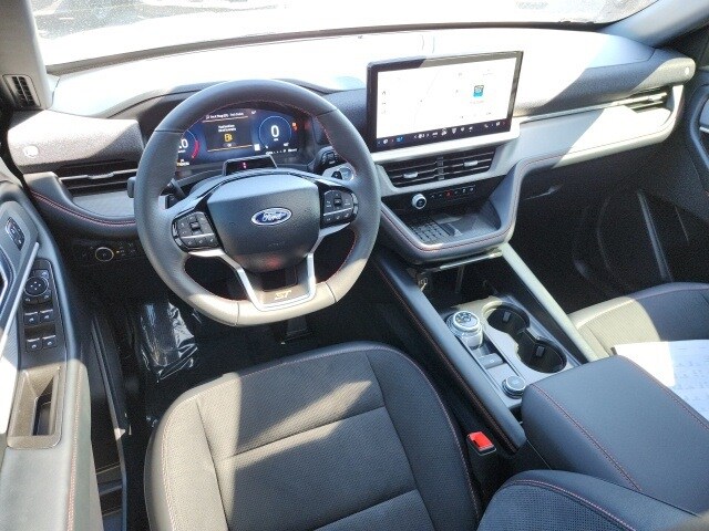2025 Ford Explorer ST photo 2