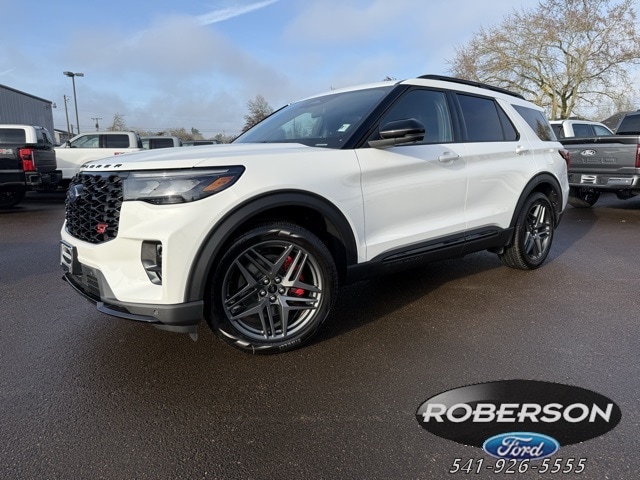 2025 Ford Explorer ST's photo