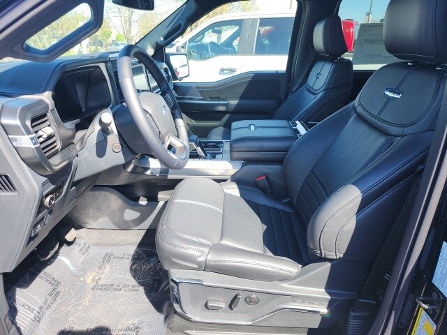 2025 Ford F-150 Platinum photo 3