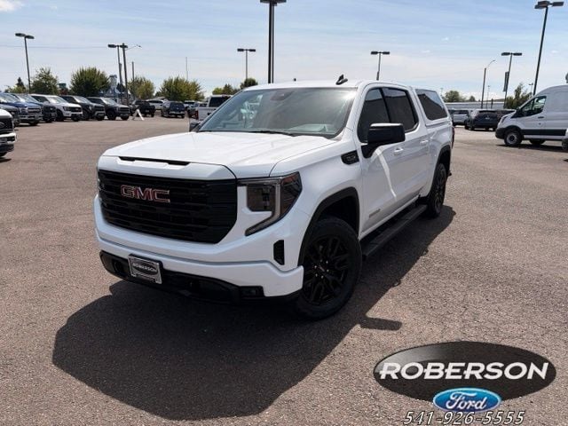 2023 GMC Sierra 4WD Crew Cab Short Box Elevation's photo