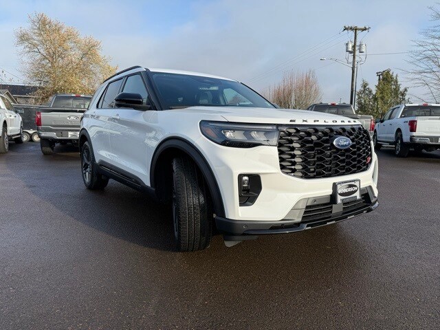 2025 Ford Explorer ST photo 3