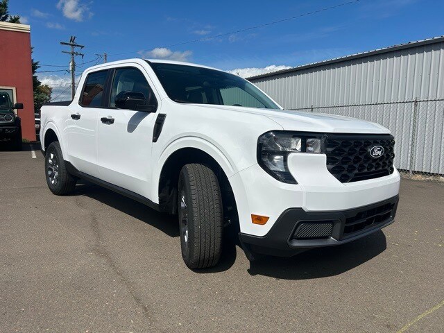 2025 Ford Maverick XLT photo 2