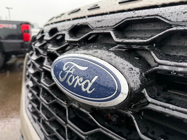 2026 Ford Explorer ST - Photo 9