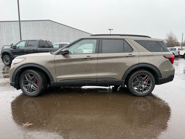 2026 Ford Explorer ST - Photo 8