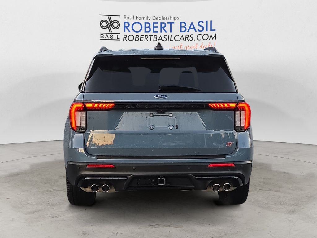 2025 Ford Explorer ST photo 4