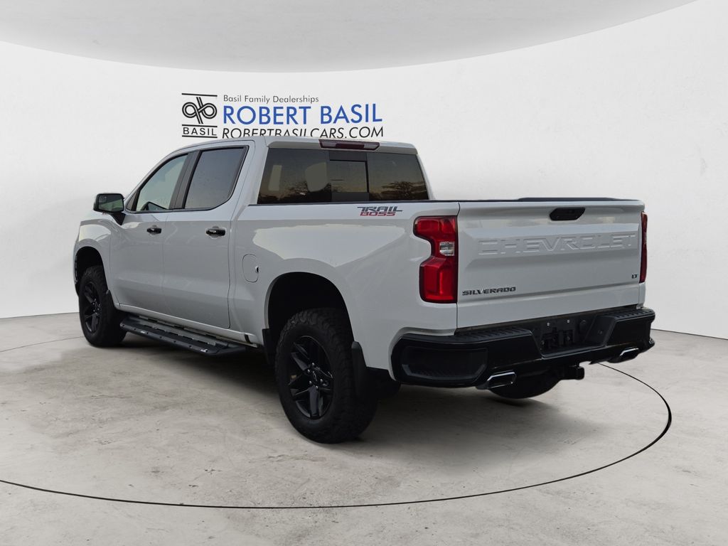 2019 Chevrolet Silverado 1500 LT Trail Boss photo 2