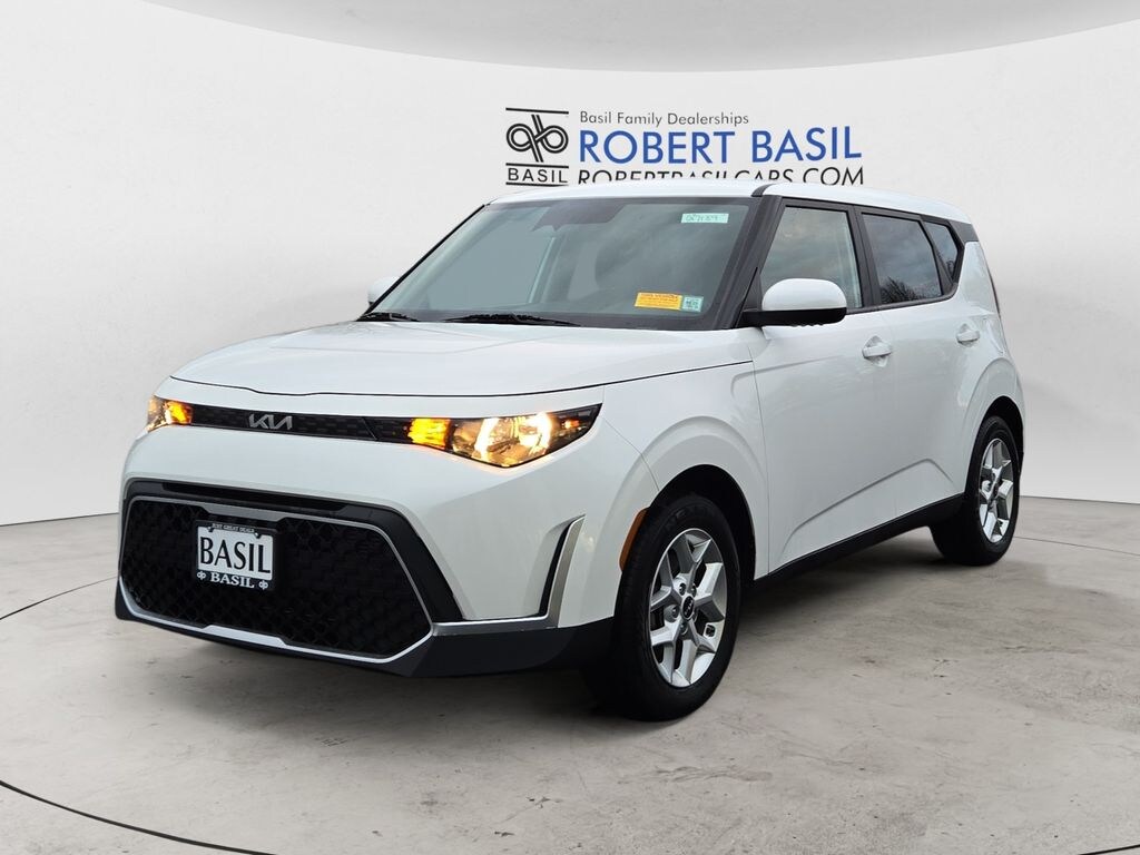 Used 2023 Kia Soul LX Hatchback