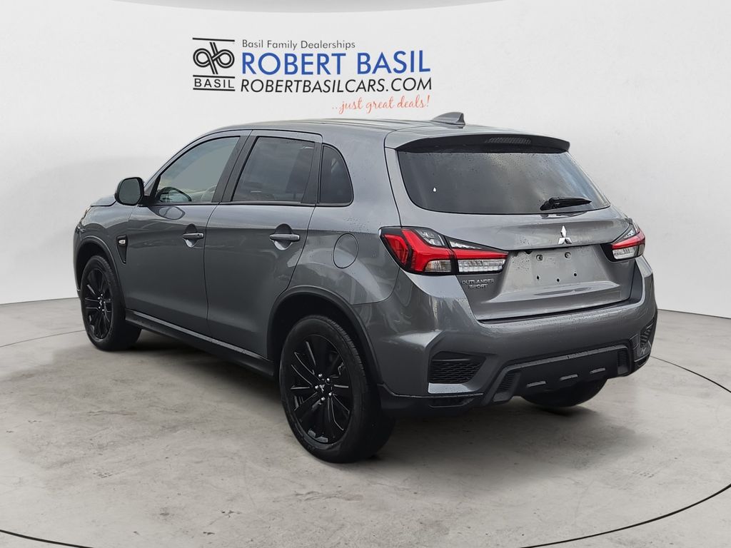 2025 Mitsubishi Outlander Sport LE photo 2