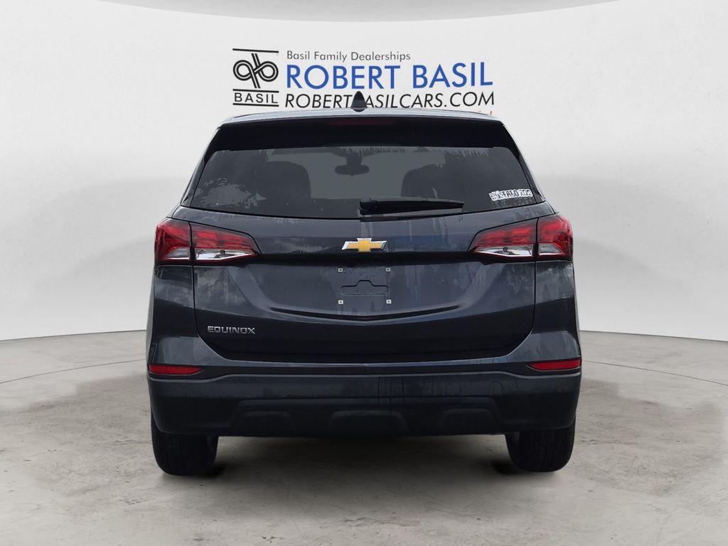 2022 Chevrolet Equinox LS photo 4