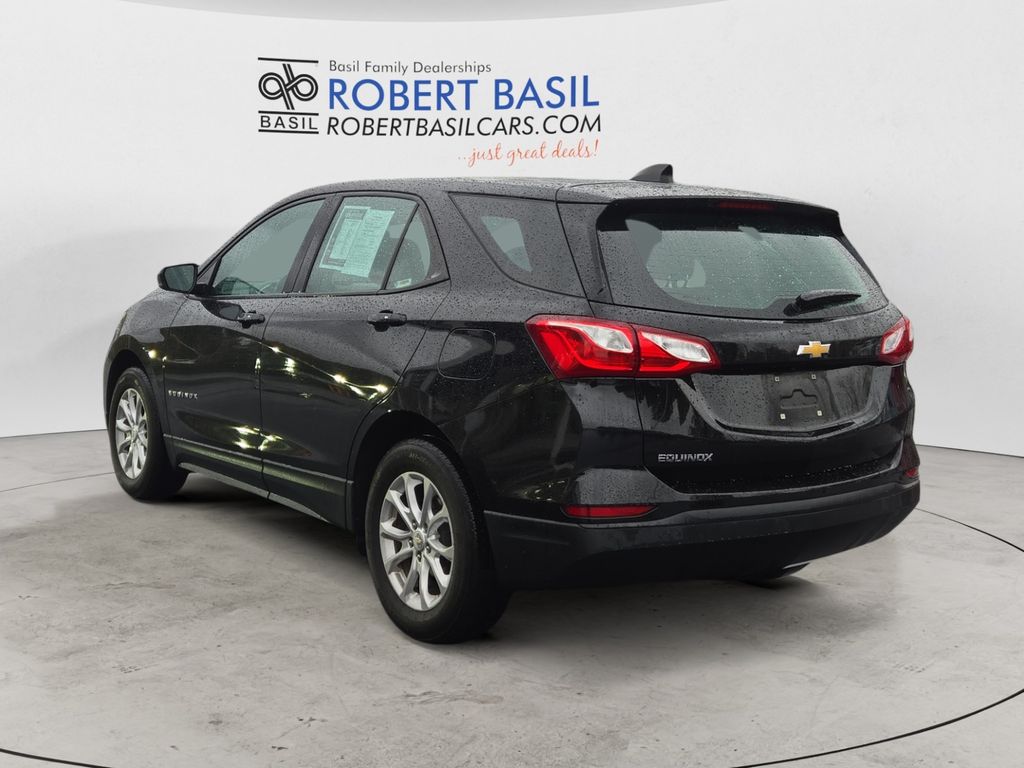 2019 Chevrolet Equinox LS photo 2