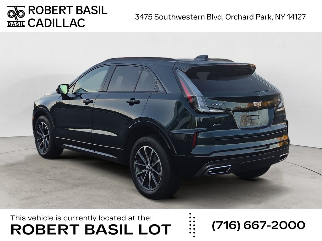 2024 Cadillac XT4 Sport photo 3