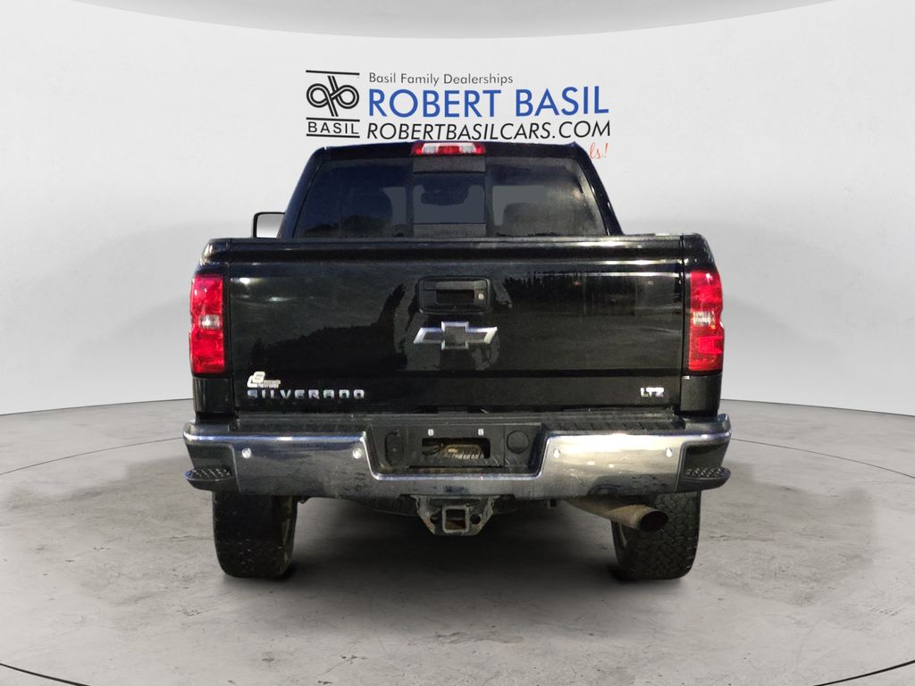 2016 Chevrolet Silverado 2500HD LTZ photo 4