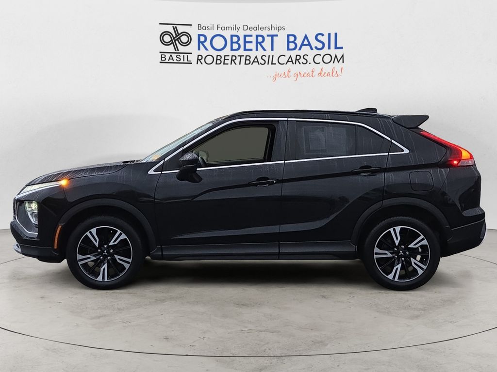 2023 Mitsubishi Eclipse Cross SE photo 2