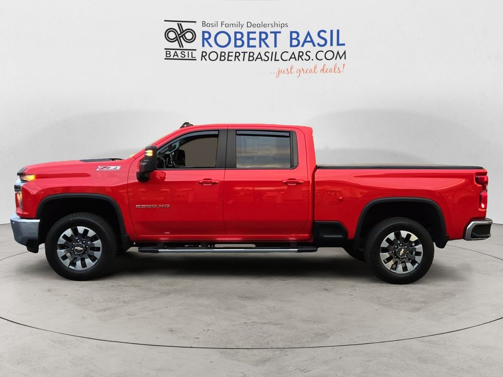 2021 Chevrolet Silverado 2500HD LT photo 2