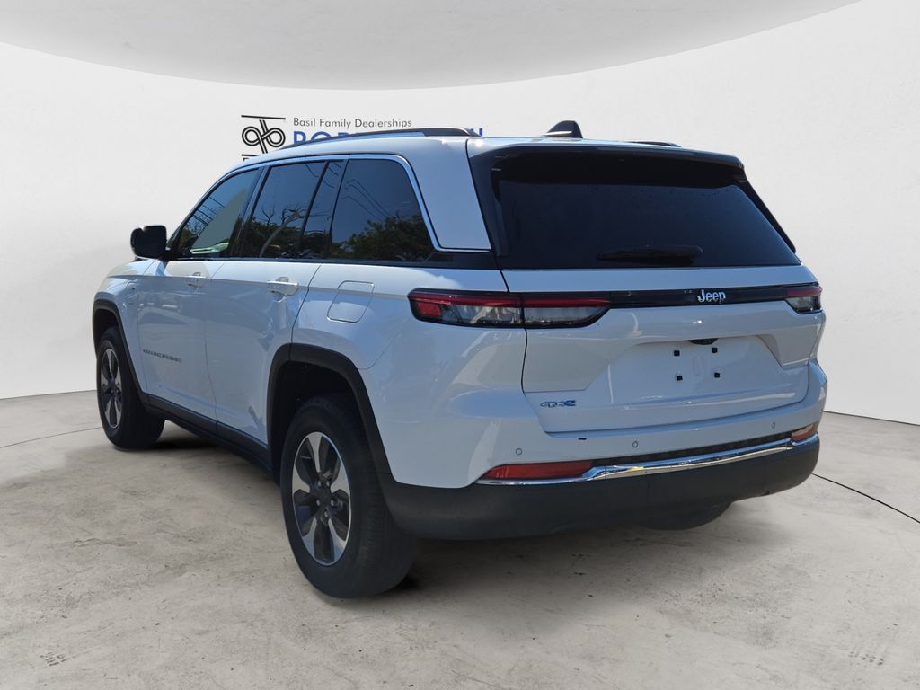 2023 Jeep Grand Cherokee 4xe photo 3