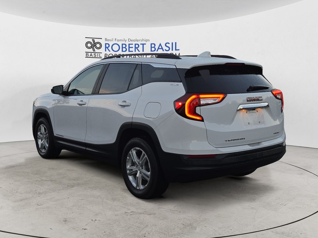 2022 Gmc Terrain SLE photo 2
