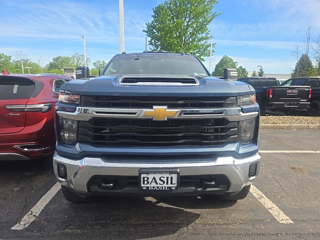 2024 Chevrolet Silverado HD LT 4WD Crew Cab Standard Box's photo