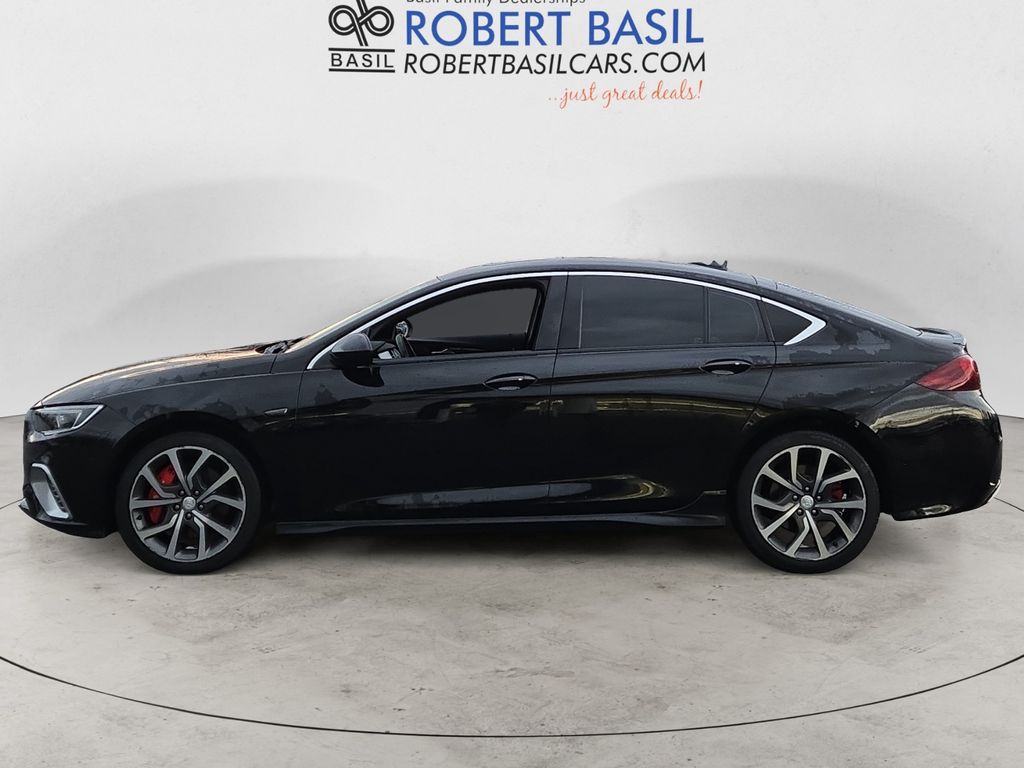 2018 Buick Regal GS photo 2