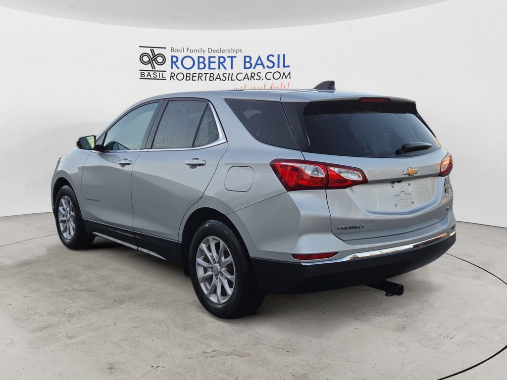 2019 Chevrolet Equinox LT photo 2