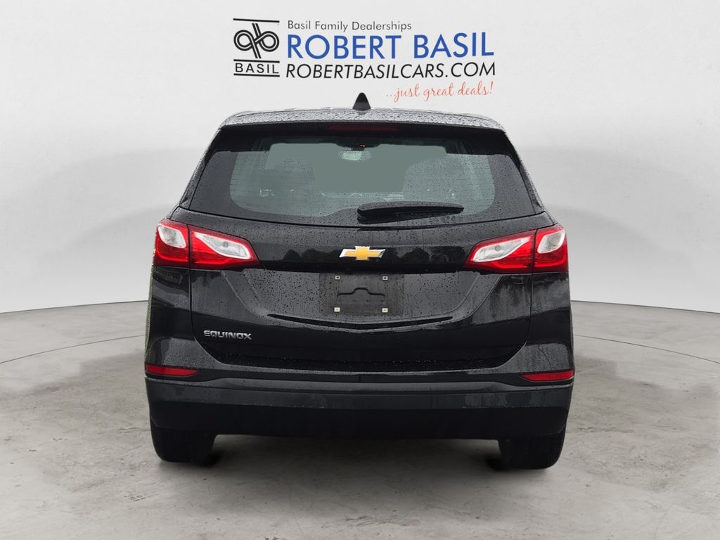 2019 Chevrolet Equinox LS photo 3