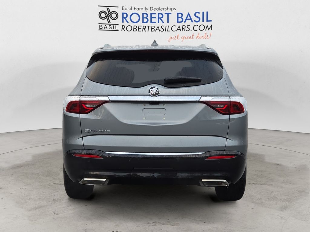 2024 Buick Enclave Essence photo 3