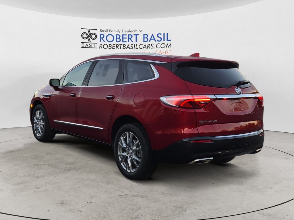 2023 Buick Enclave Essence photo 2