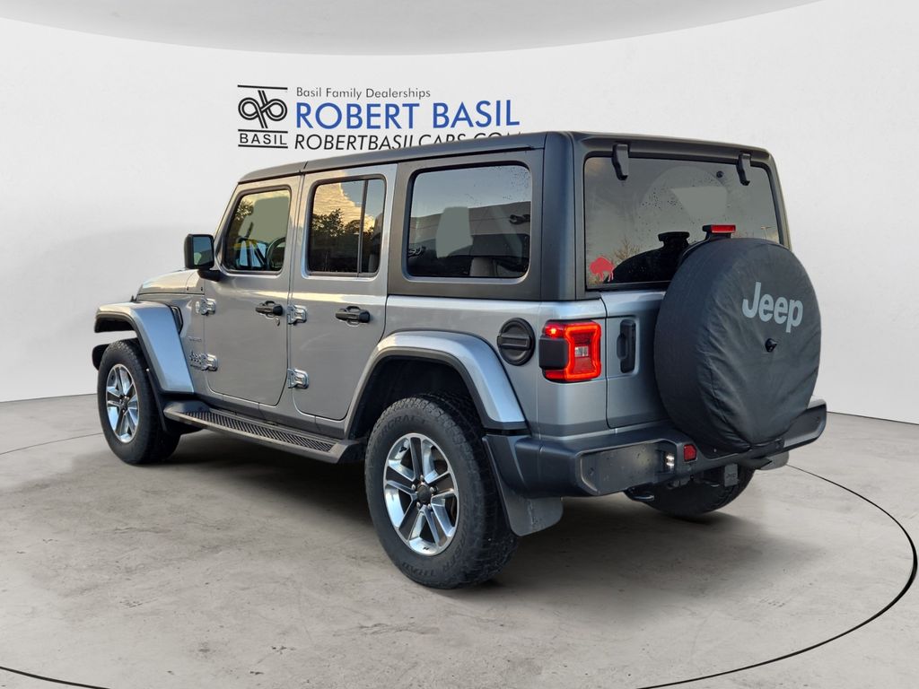 2021 Jeep Wrangler Unlimited Sahara photo 3