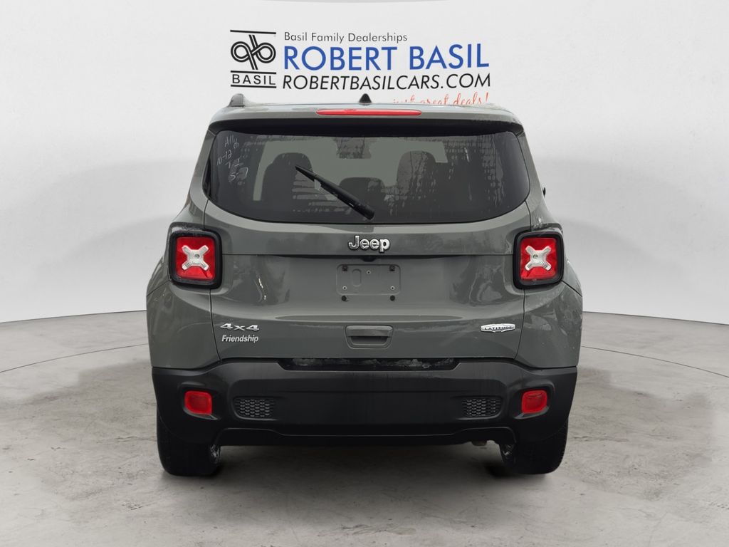 2021 Jeep Renegade Latitude photo 3