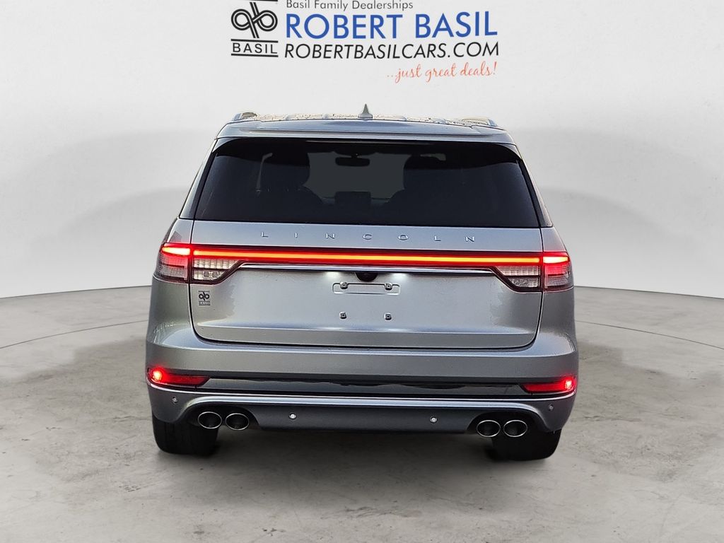2020 Lincoln Aviator Grand Touring photo 3