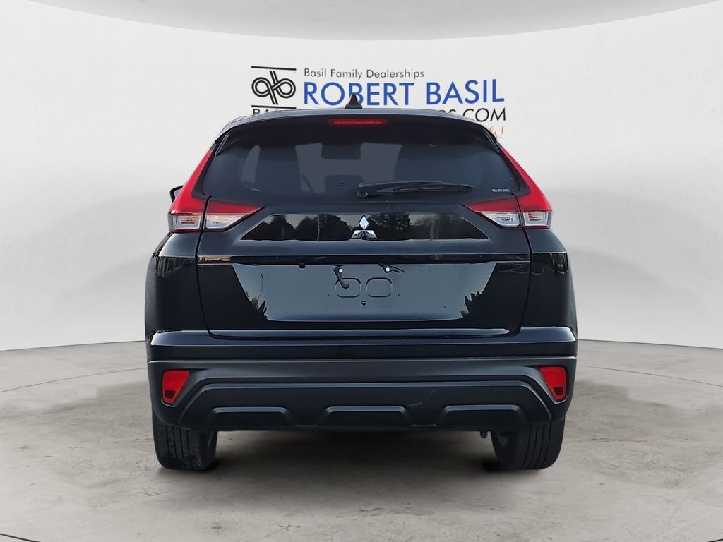 2025 Mitsubishi Eclipse Cross SE photo 4