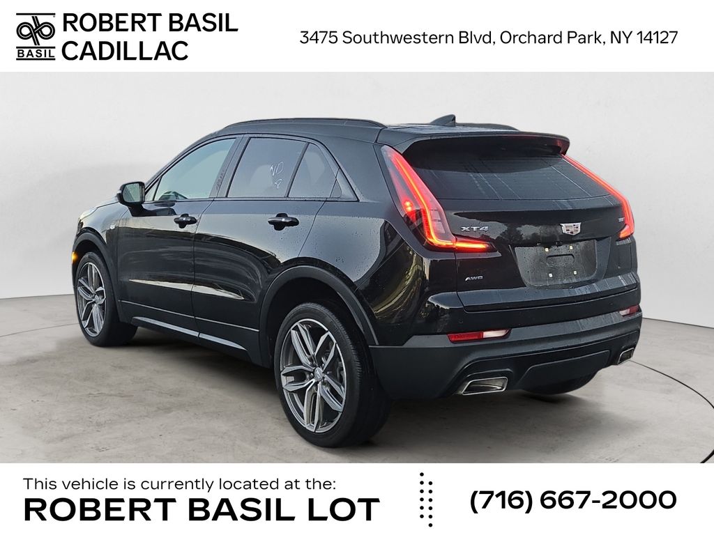 2023 Cadillac XT4 Sport photo 3