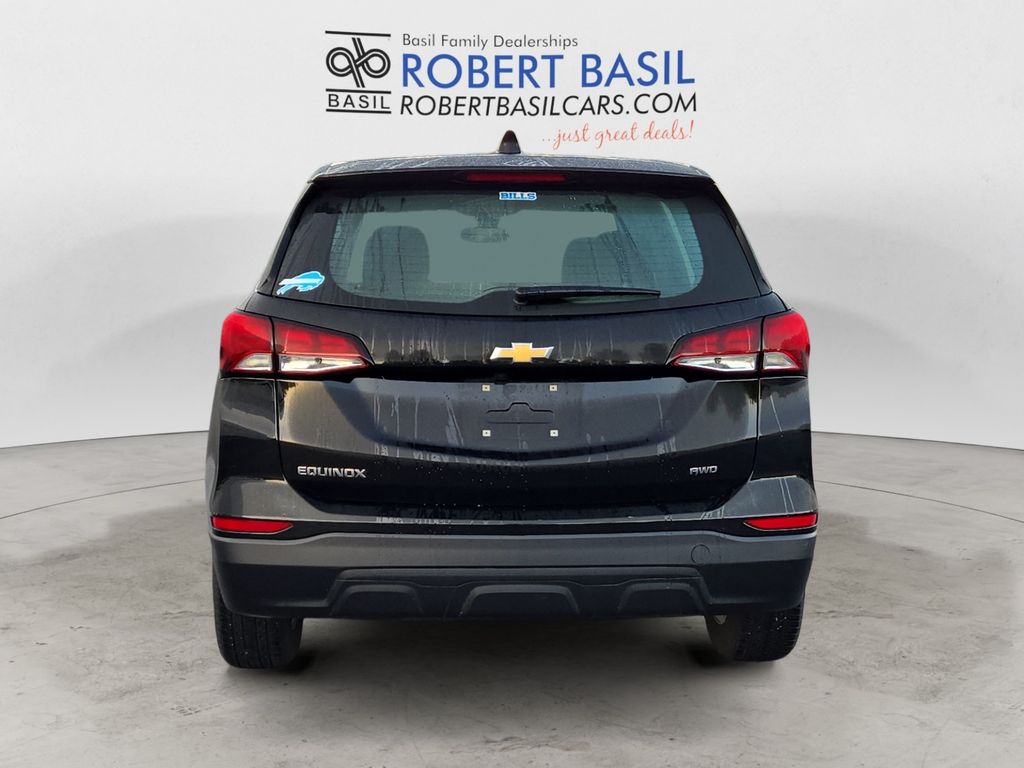 2024 Chevrolet Equinox LS photo 4