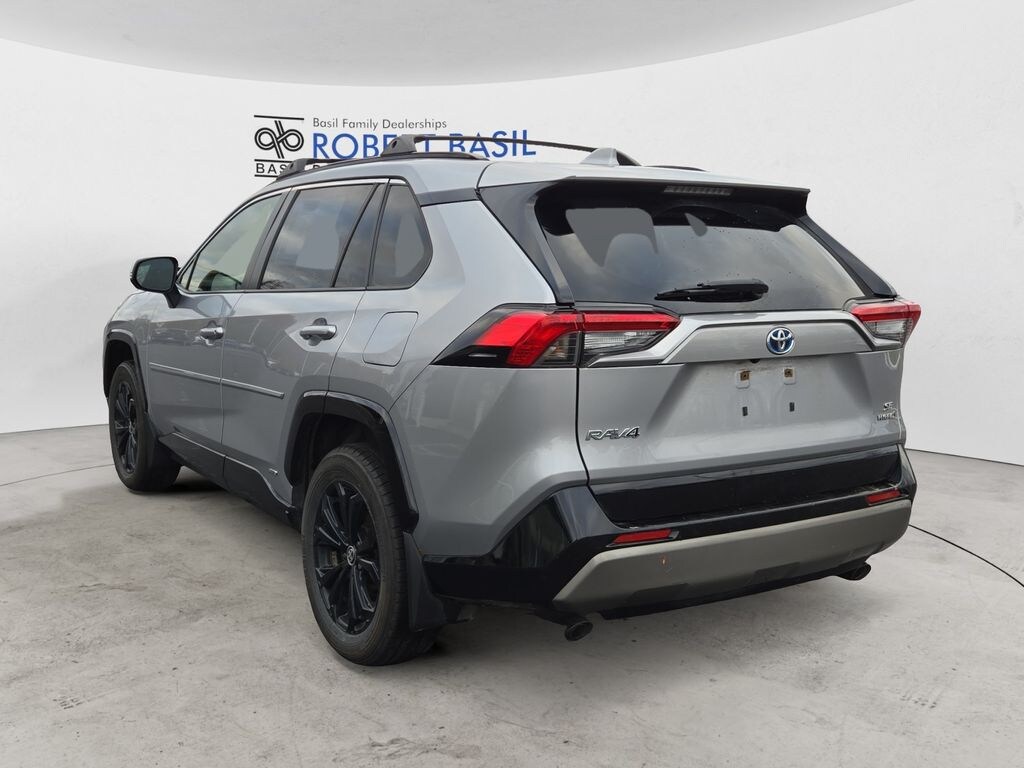 Used 2022 Toyota RAV4 Hybrid SE SUV