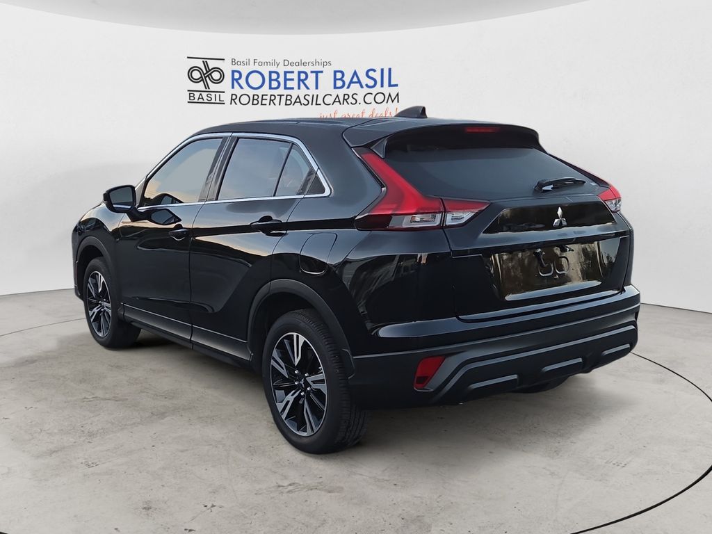 2025 Mitsubishi Eclipse Cross SE photo 3