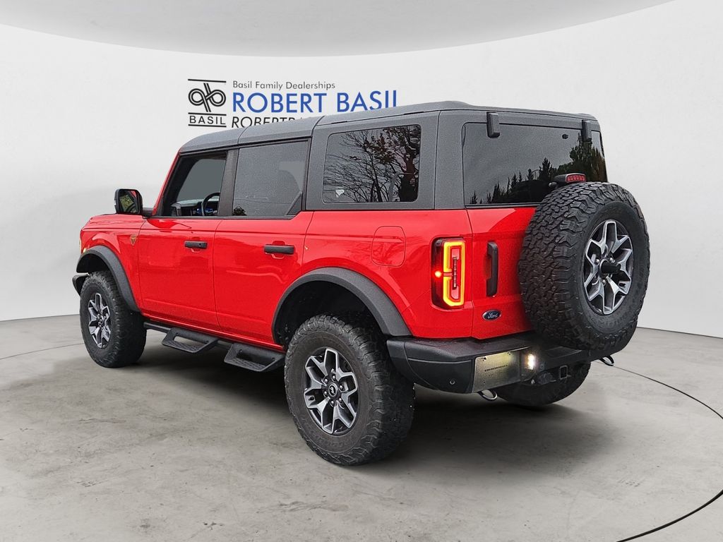 2023 Ford Bronco Badlands photo 3