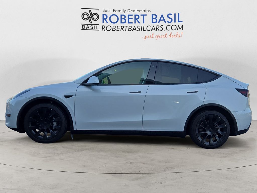 Used 2021 Tesla Model Y Long Range with VIN 5YJYGDEE9MF205222 for sale in Northfield, Minnesota