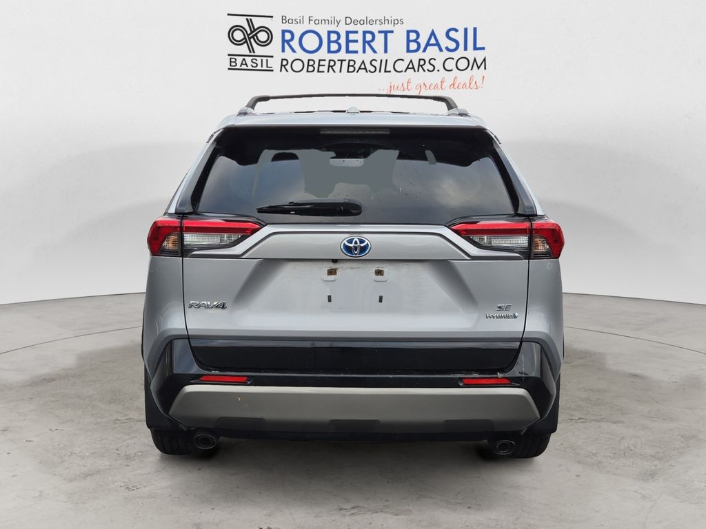 2022 Toyota RAV4 Hybrid SE photo 3