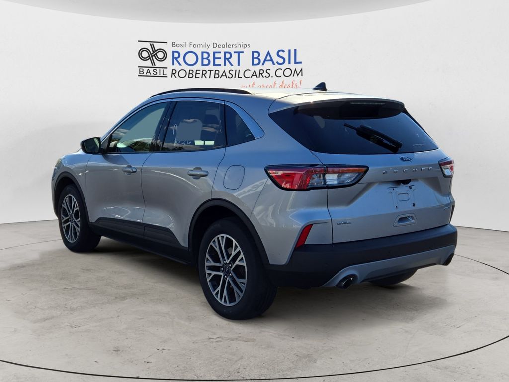 2020 Ford Escape SEL photo 3