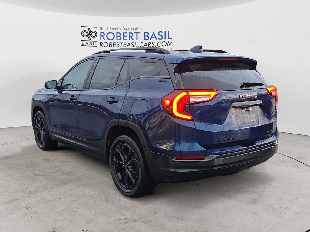 2022 Gmc Terrain SLE photo 3