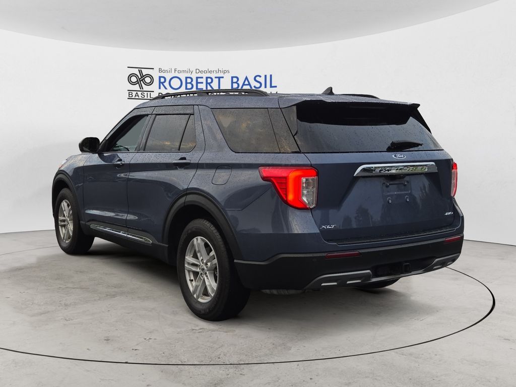 2021 Ford Explorer XLT photo 2