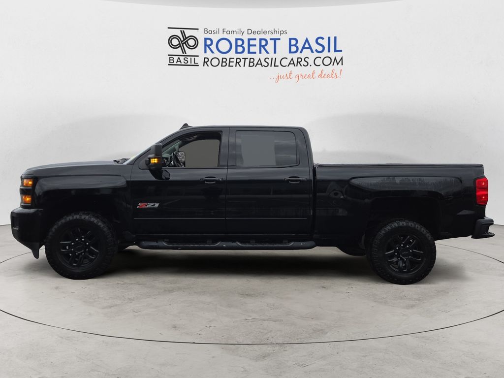 2017 Chevrolet Silverado 2500HD LT photo 2