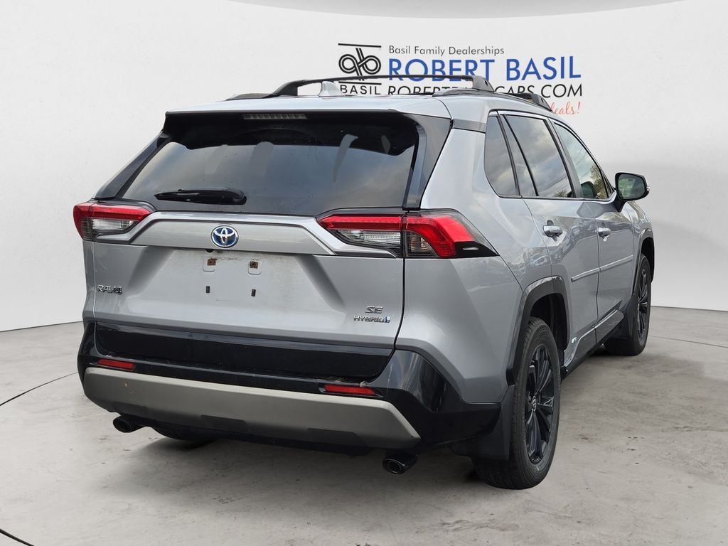 2022 Toyota RAV4 Hybrid SE photo 4