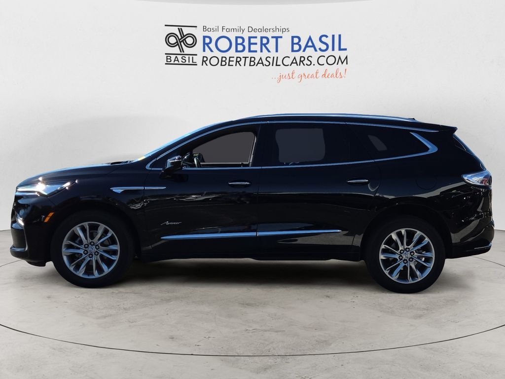 2024 Buick Enclave Avenir photo 2