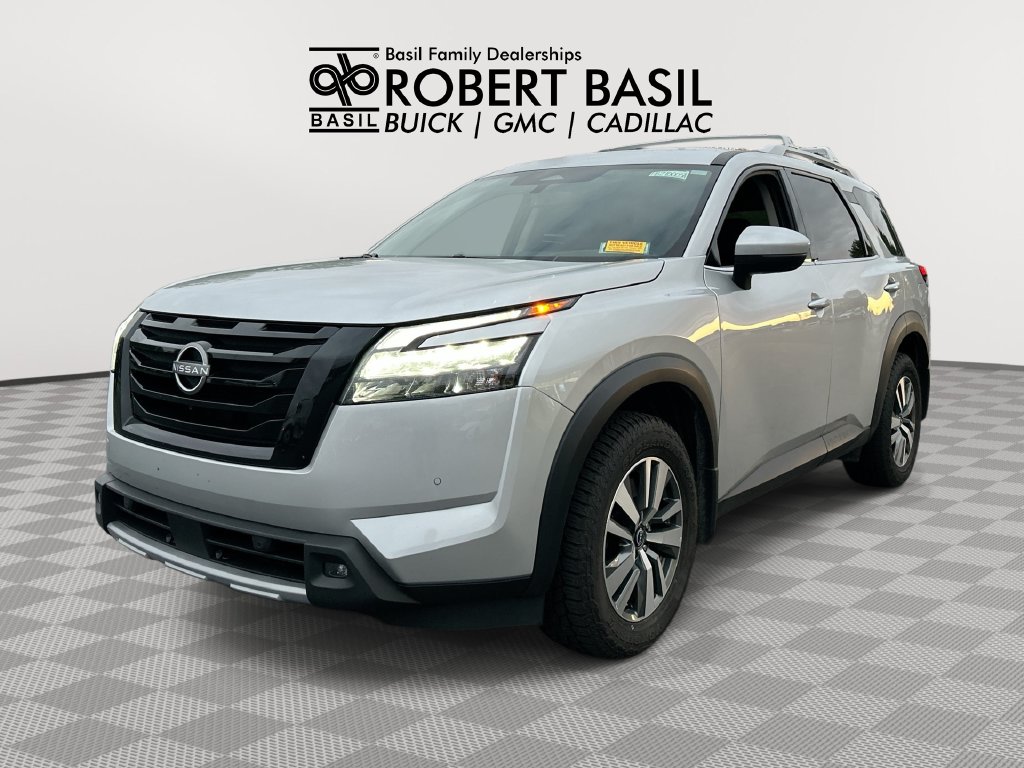 2025 Nissan Pathfinder SL