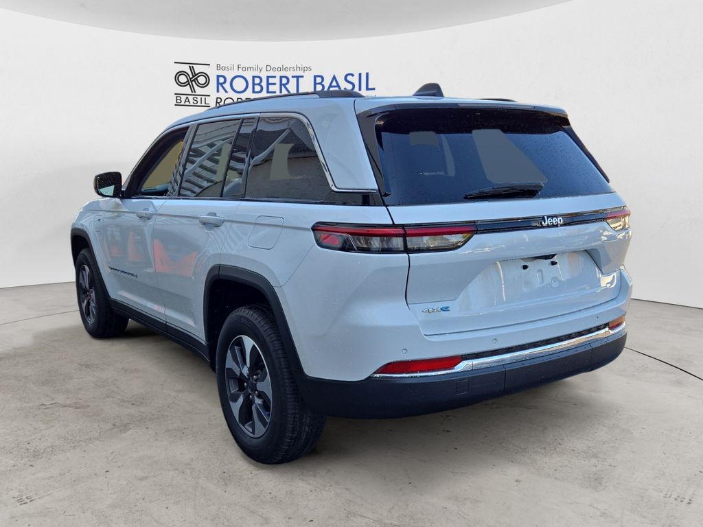 2023 Jeep Grand Cherokee 4xe photo 3