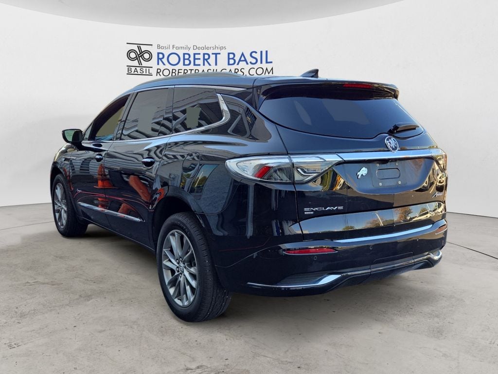 2024 Buick Enclave Avenir photo 3