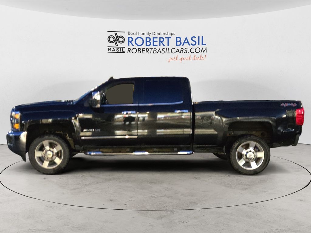 2016 Chevrolet Silverado 2500HD LTZ photo 2