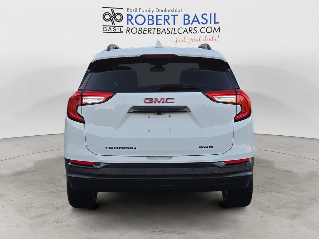 2024 Gmc Terrain SLT photo 3