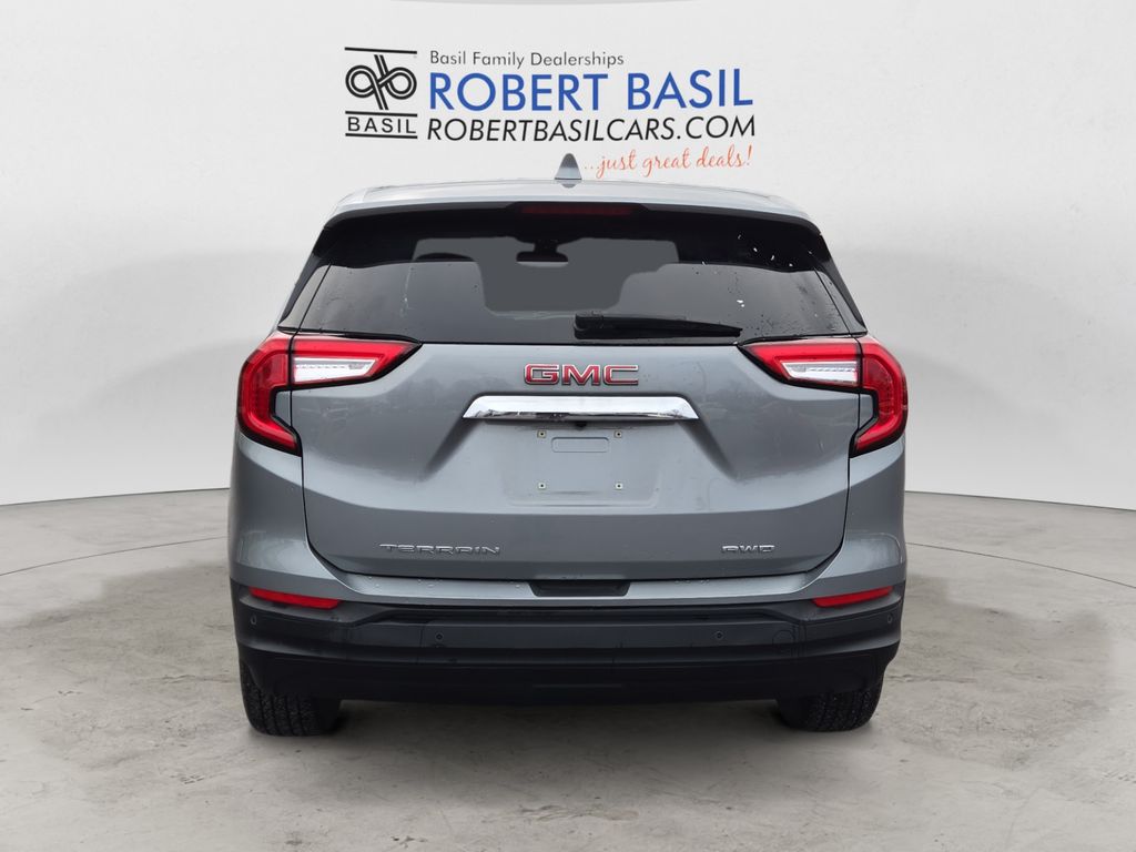 2023 Gmc Terrain SLE photo 3