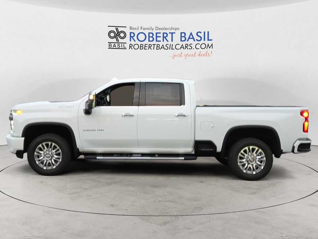 2022 Chevrolet Silverado 2500HD High Country photo 2